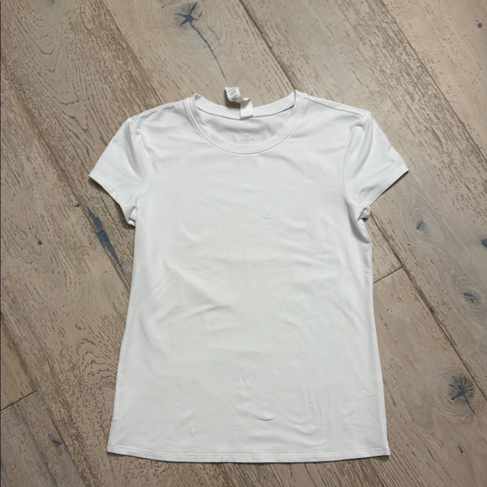 ALO Yoga White Fitted Polo Short Sleeve Tee